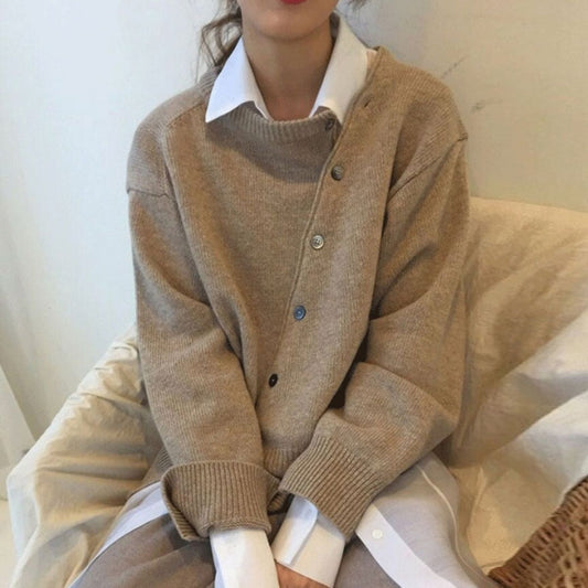 Ashley - Cashmere Trui met Asymmetrische Knopen