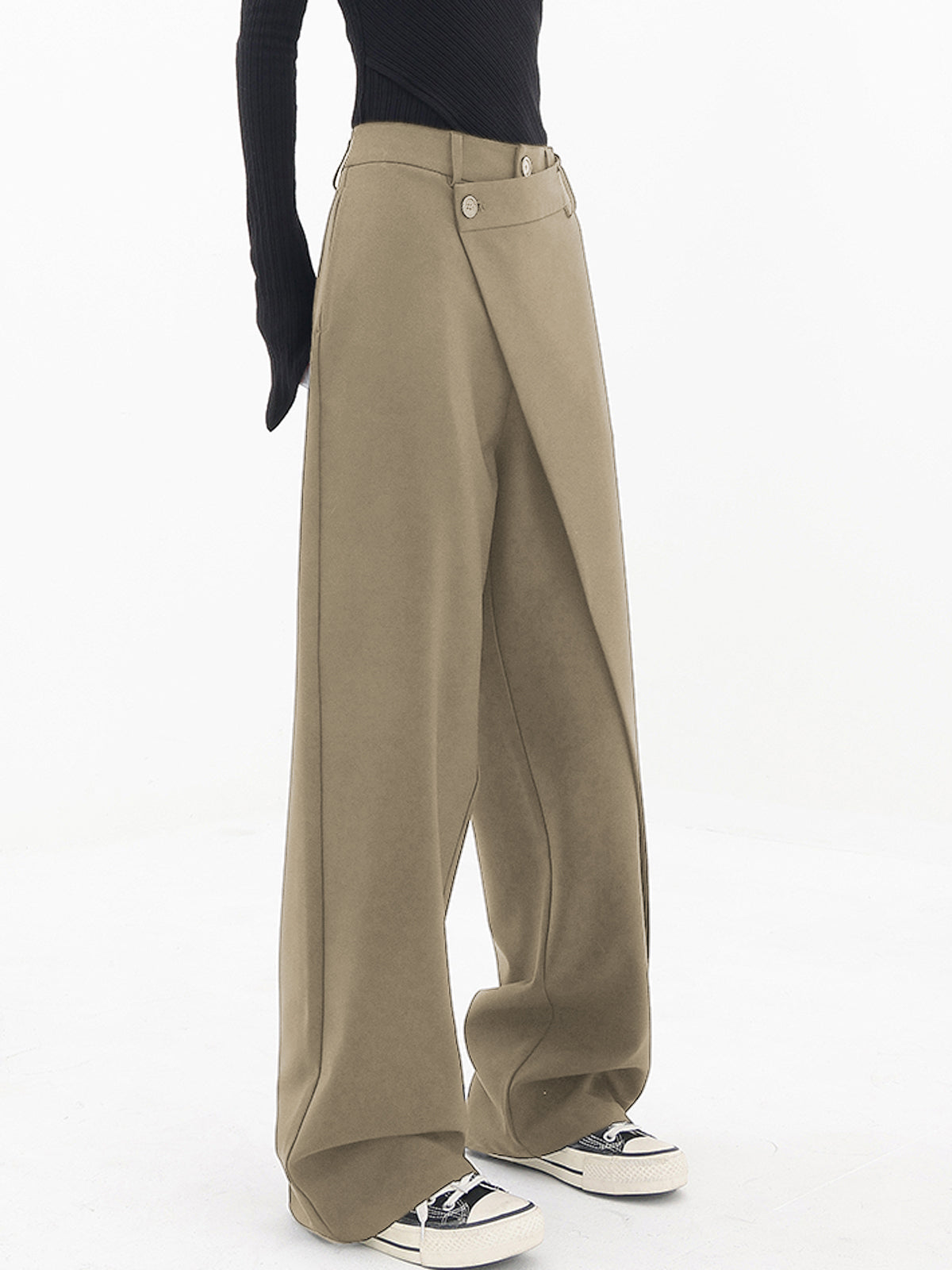 Hannah – Wijde Broek met Asymmetrische Knoopsluiting
