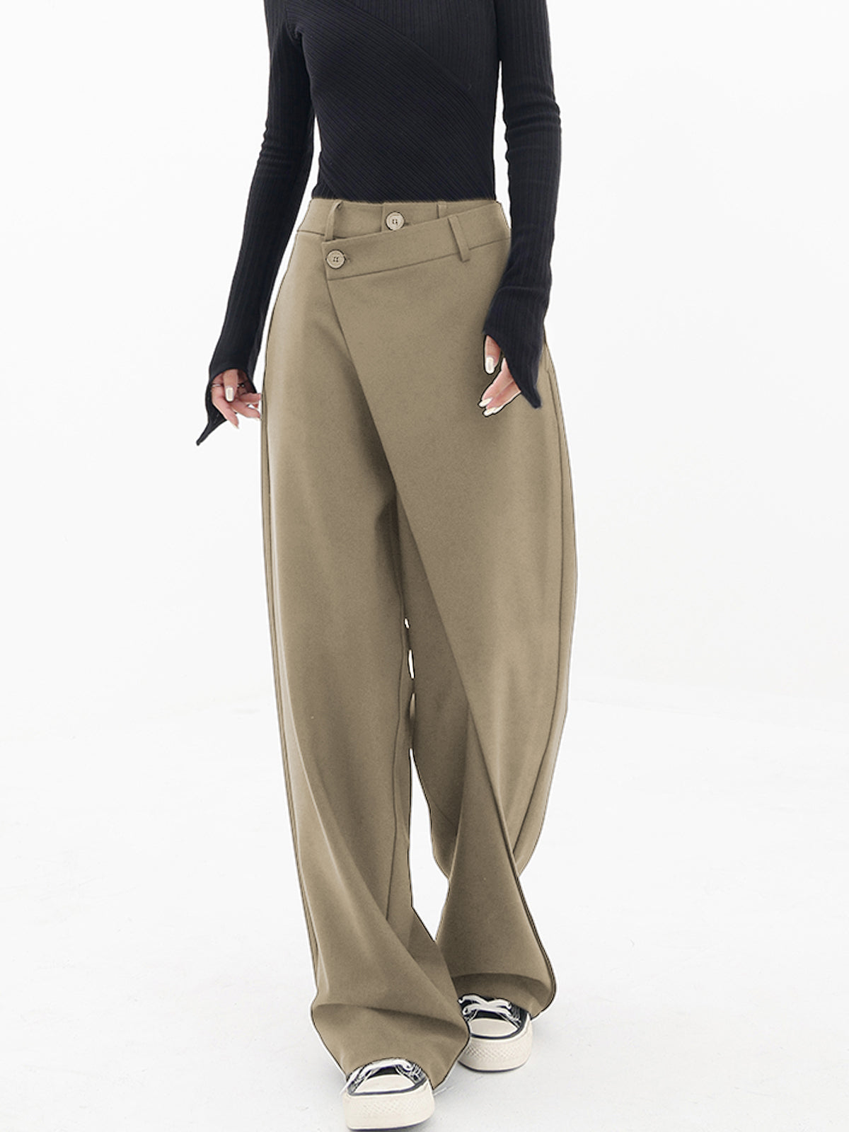 Hannah – Wijde Broek met Asymmetrische Knoopsluiting